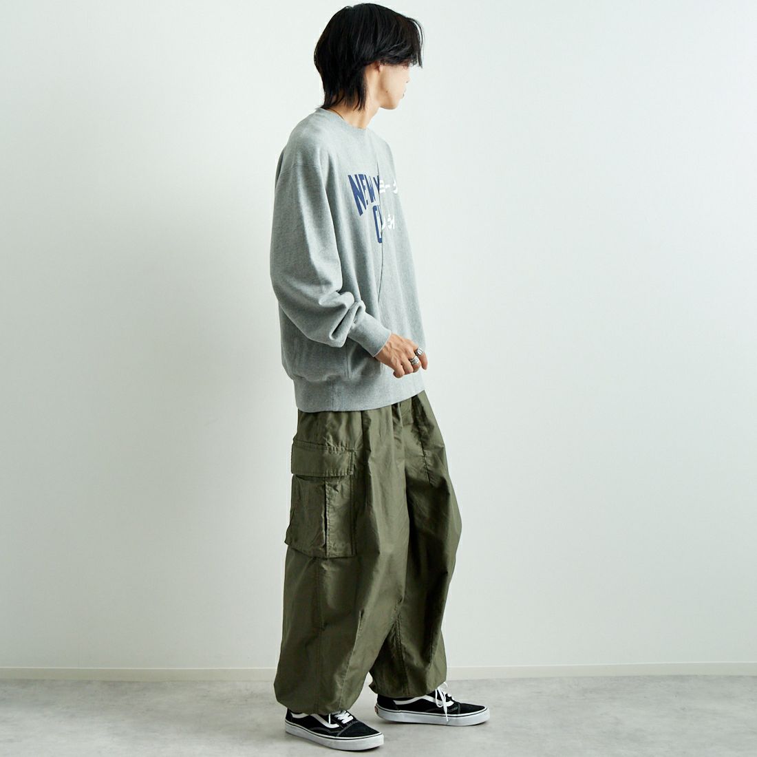 ILL ONE EIGHTY [イル ワンエイティ] ニューヨーク クルーネックスウェット [ILL242-12] H.GRAY &&モデル身長：179cm 着用サイズ：L&&