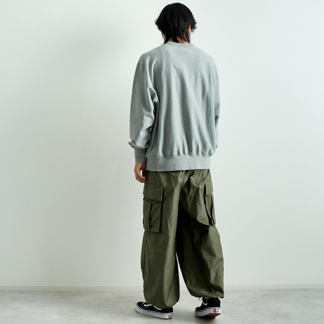 ILL ONE EIGHTY [イル ワンエイティ] ニューヨーク クルーネックスウェット [ILL242-12] H.GRAY &&モデル身長：179cm 着用サイズ：L&&