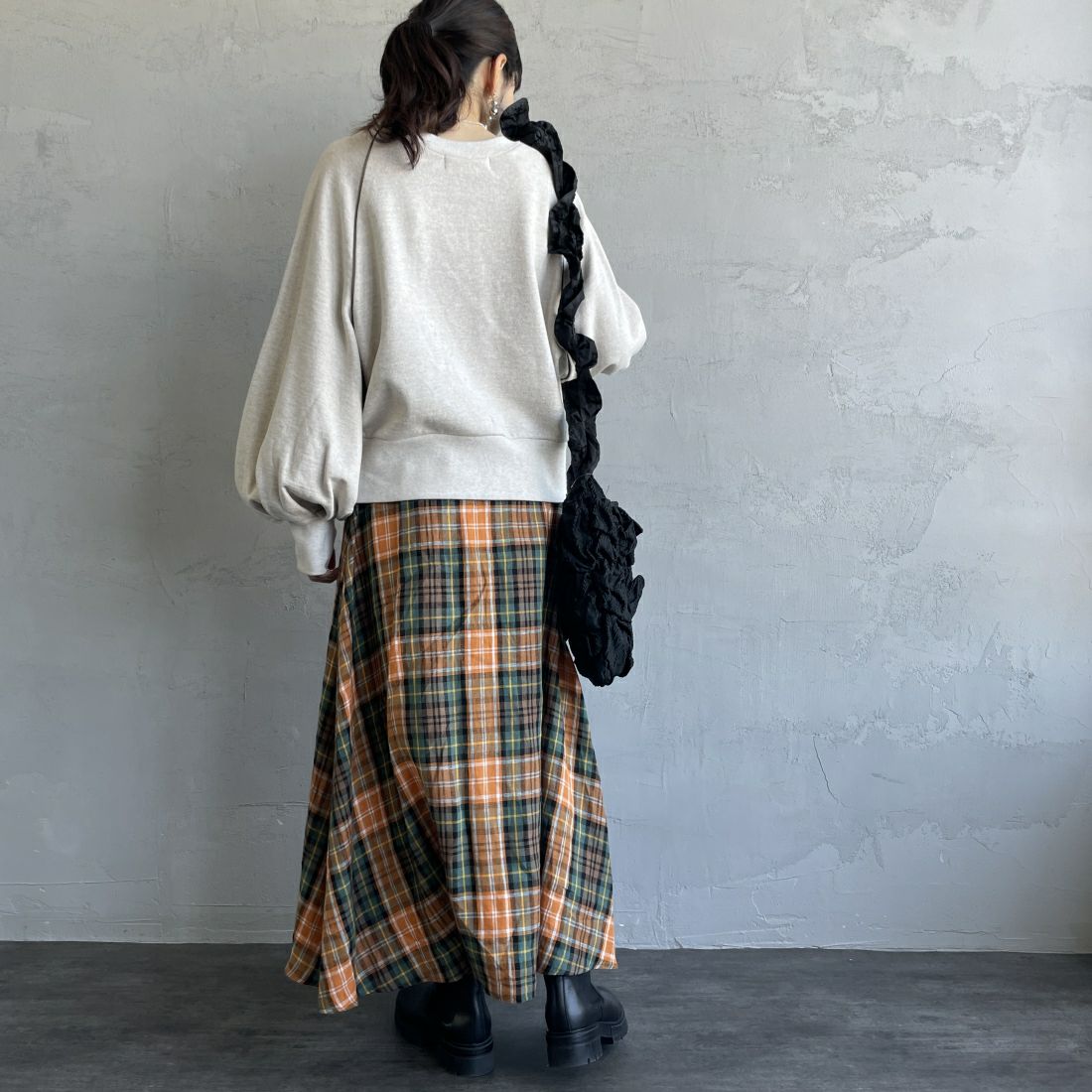 Americana × JEANS FACTORY [アメリカーナ × ジーンズファクトリー] 別注 ボリュームスリーブ ロゴプリントラグランスウェット [ASO-746-3-JF] ｵｰﾄﾐｰﾙ &&モデル身長：160cm 着用サイズ：ONE SIZE&&