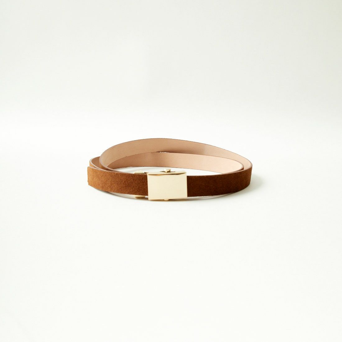 新品未使用✨LEFIJE レフィエ スエードオーバルベルト　ベージュ LEFIJE(レフィエ)｜スエードオーバルベルト/ベージュ の通販｜ELLESHOP