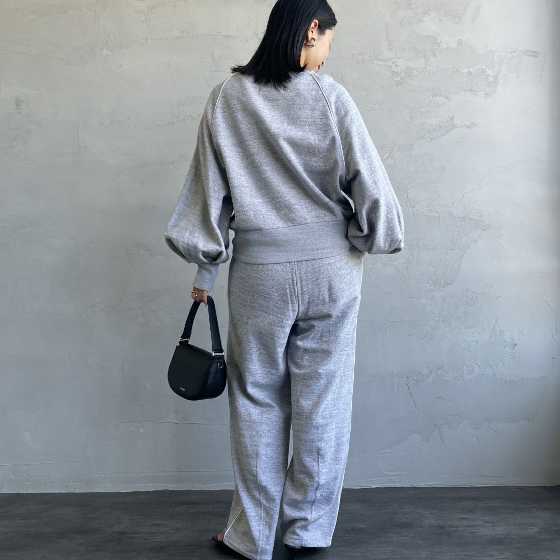 Americana × JEANS FACTORY [アメリカーナ × ジーンズファクトリー] 別注 ワンポイントロゴ刺繍 ワイドスウェットパンツ [ASO-726-1-JF] ﾓｸｸﾞﾚｰ &&モデル身長：163cm 着用サイズ：ONE SIZE&&