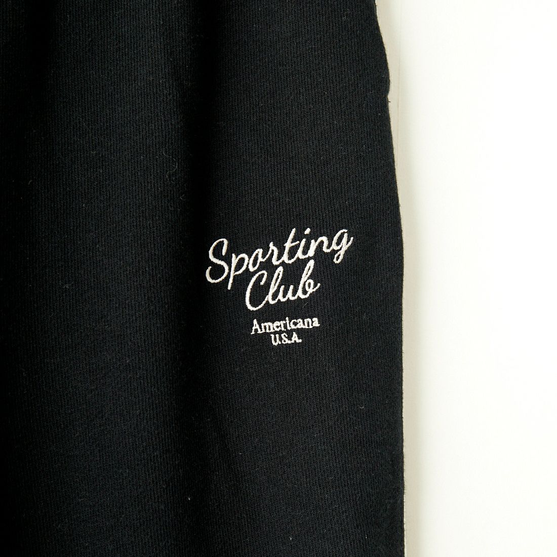 Americana × JEANS FACTORY [アメリカーナ × ジーンズファクトリー] 別注 ワンポイントロゴ刺繍 ワイドスウェットパンツ [ASO-726-1-JF] ﾌﾞﾗｯｸ