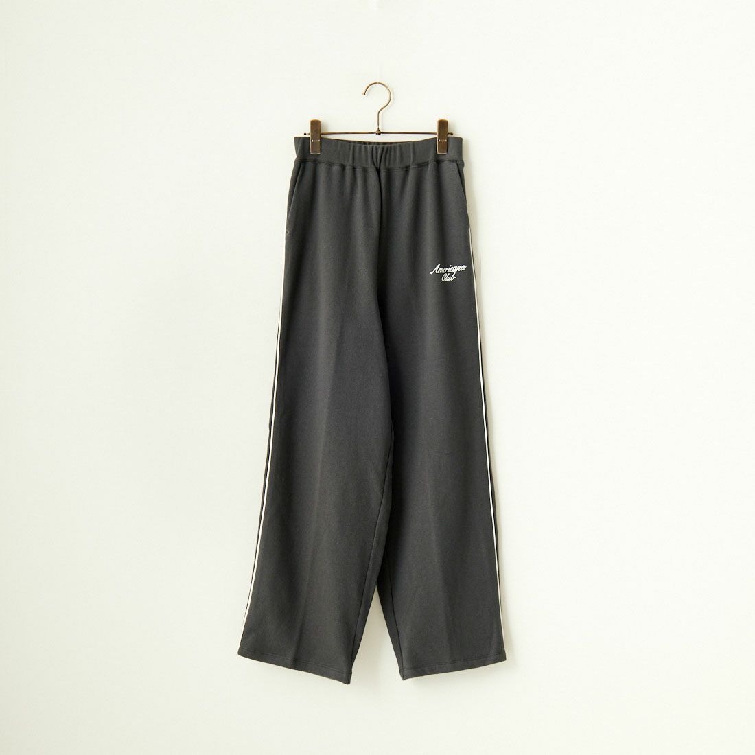 Americana × JEANS FACTORY [アメリカーナ × ジーンズファクトリー] 別注 ワンポイントロゴ ワイドスウェットパンツ [ASO-726-2-JF] ﾁｬｺｰﾙ