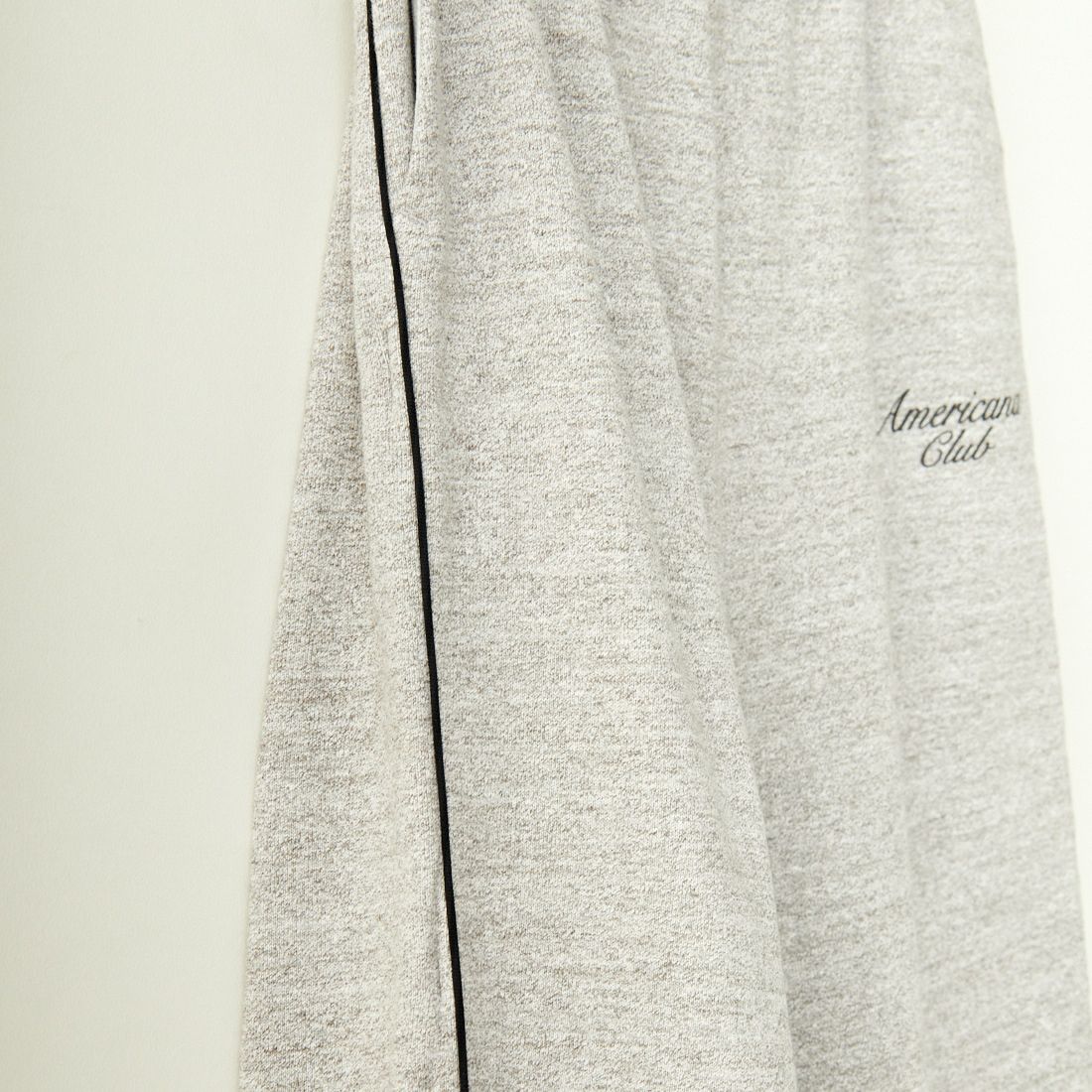 Americana × JEANS FACTORY [アメリカーナ × ジーンズファクトリー] 別注 ワンポイントロゴ ワイドスウェットパンツ [ASO-726-2-JF] ﾓｸｸﾞﾚｰ
