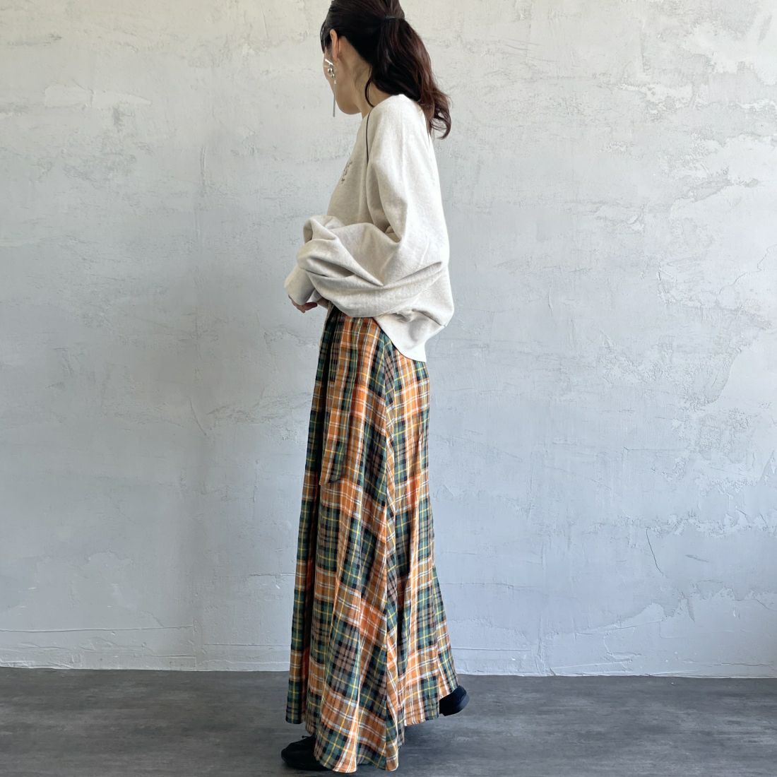 Americana × JEANS FACTORY [アメリカーナ × ジーンズファクトリー] 別注 ボリュームスリーブ ワンポイントロゴ刺繍ラグランスウェット [ASO-746-1-JF] ｵｰﾄﾐｰﾙ &&モデル身長：160cm 着用サイズ：ONE SIZE&&