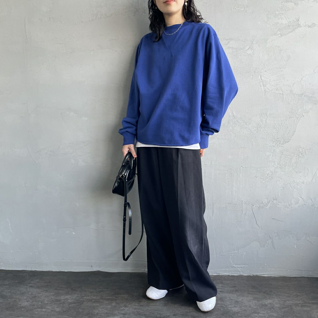 THE SHINZONE [ザ シンゾーン] ダブルガゼット プルオーバー [21SMSCU12] 87 INDIGO &&モデル身長：160cm 着用サイズ：F0&&