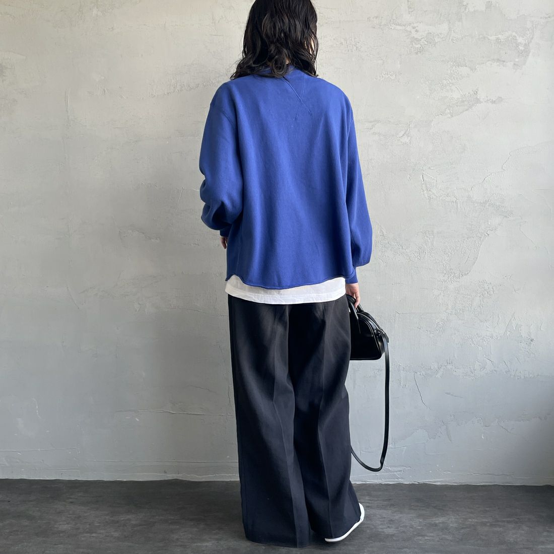 THE SHINZONE [ザ シンゾーン] ダブルガゼット プルオーバー [21SMSCU12] 87 INDIGO &&モデル身長：160cm 着用サイズ：F0&&