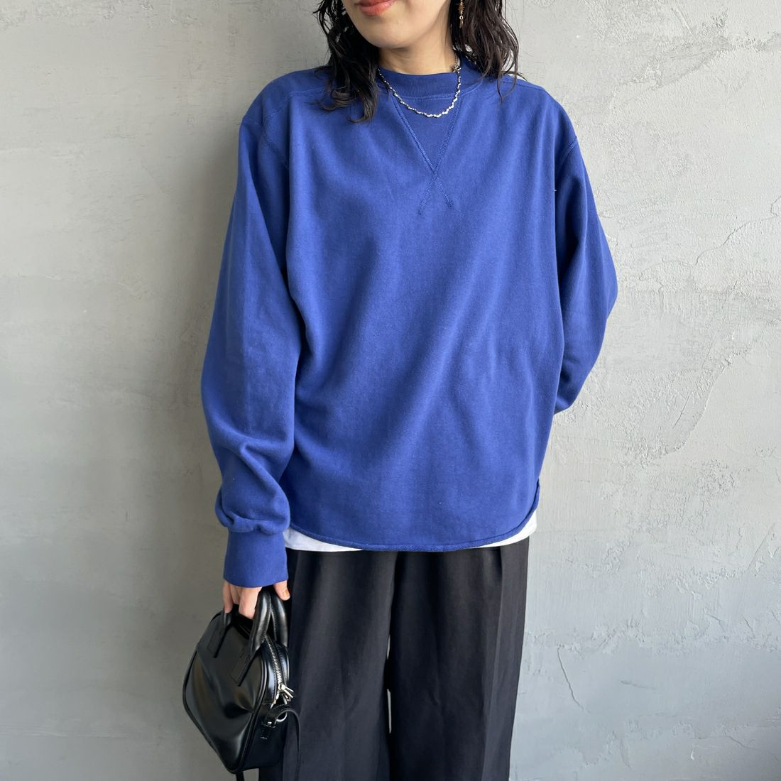 THE SHINZONE [ザ シンゾーン] ダブルガゼット プルオーバー [21SMSCU12] 87 INDIGO &&モデル身長：160cm 着用サイズ：F0&&
