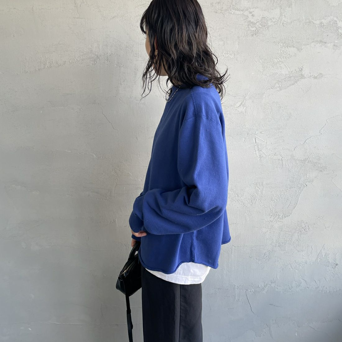 THE SHINZONE [ザ シンゾーン] ダブルガゼット プルオーバー [21SMSCU12] 87 INDIGO &&モデル身長：160cm 着用サイズ：F0&&