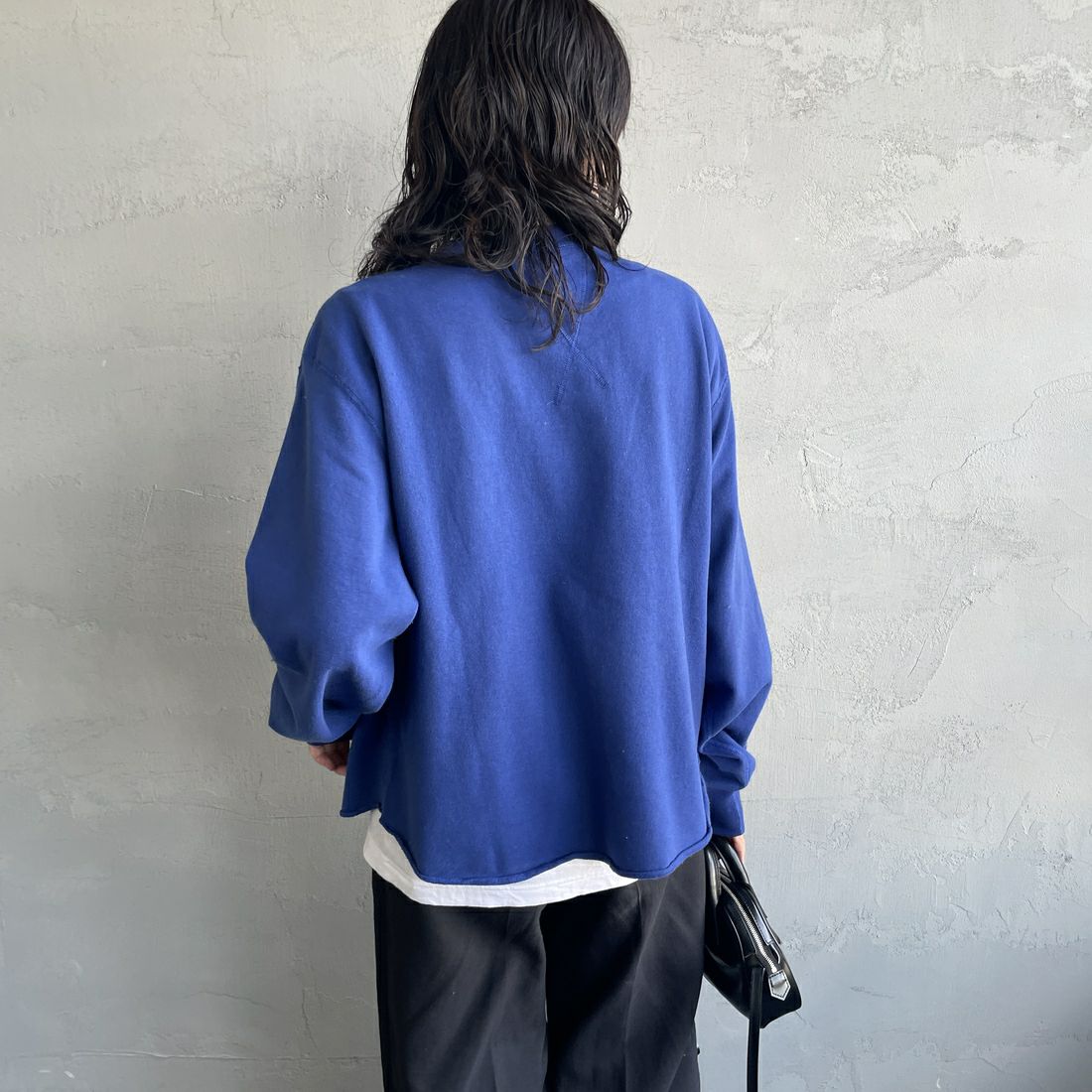 THE SHINZONE [ザ シンゾーン] ダブルガゼット プルオーバー [21SMSCU12] 87 INDIGO &&モデル身長：160cm 着用サイズ：F0&&