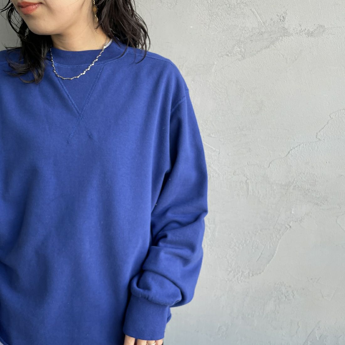 THE SHINZONE [ザ シンゾーン] ダブルガゼット プルオーバー [21SMSCU12] 87 INDIGO &&モデル身長：160cm 着用サイズ：F0&&