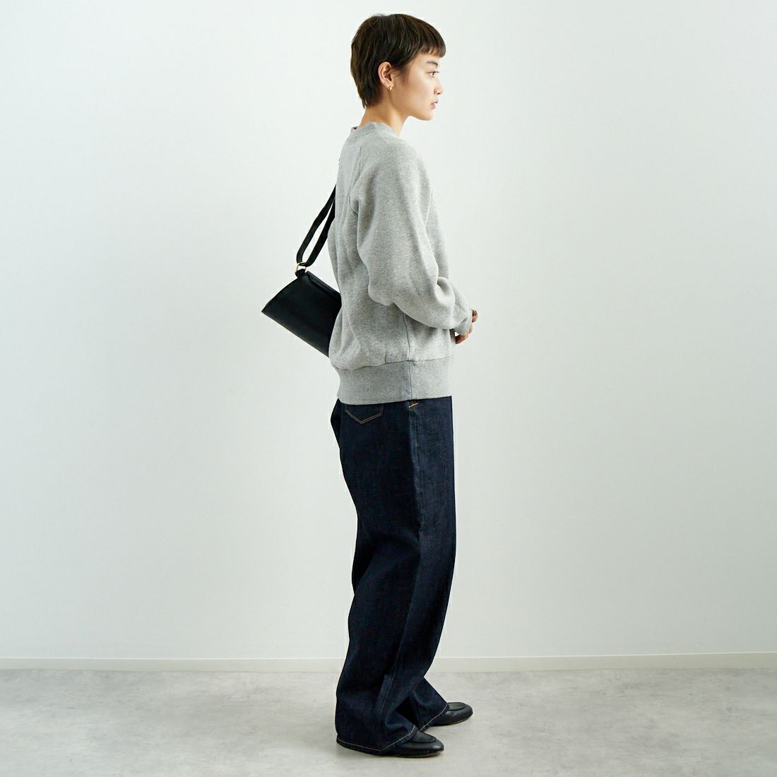 THE SHINZONE [ザ シンゾーン] コモンスウェットシャツ [22AMSCU01] 06 GRAY &&モデル身長：160cm 着用サイズ：F0&&