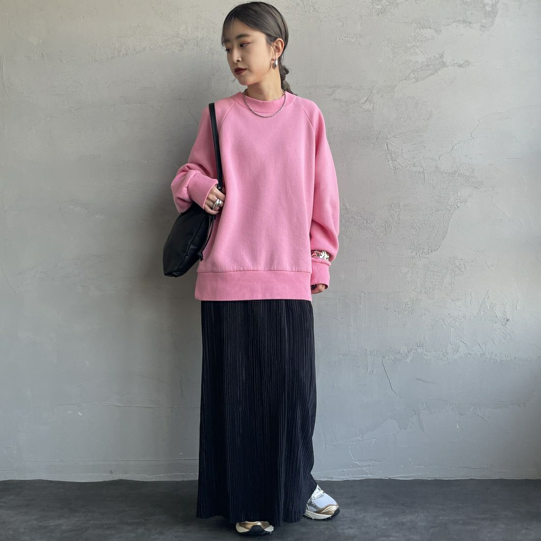 THE SHINZONE [ザ シンゾーン] コモンスウェットシャツ [22AMSCU02] 15 PINK &&モデル身長：150cm 着用サイズ：F0&&