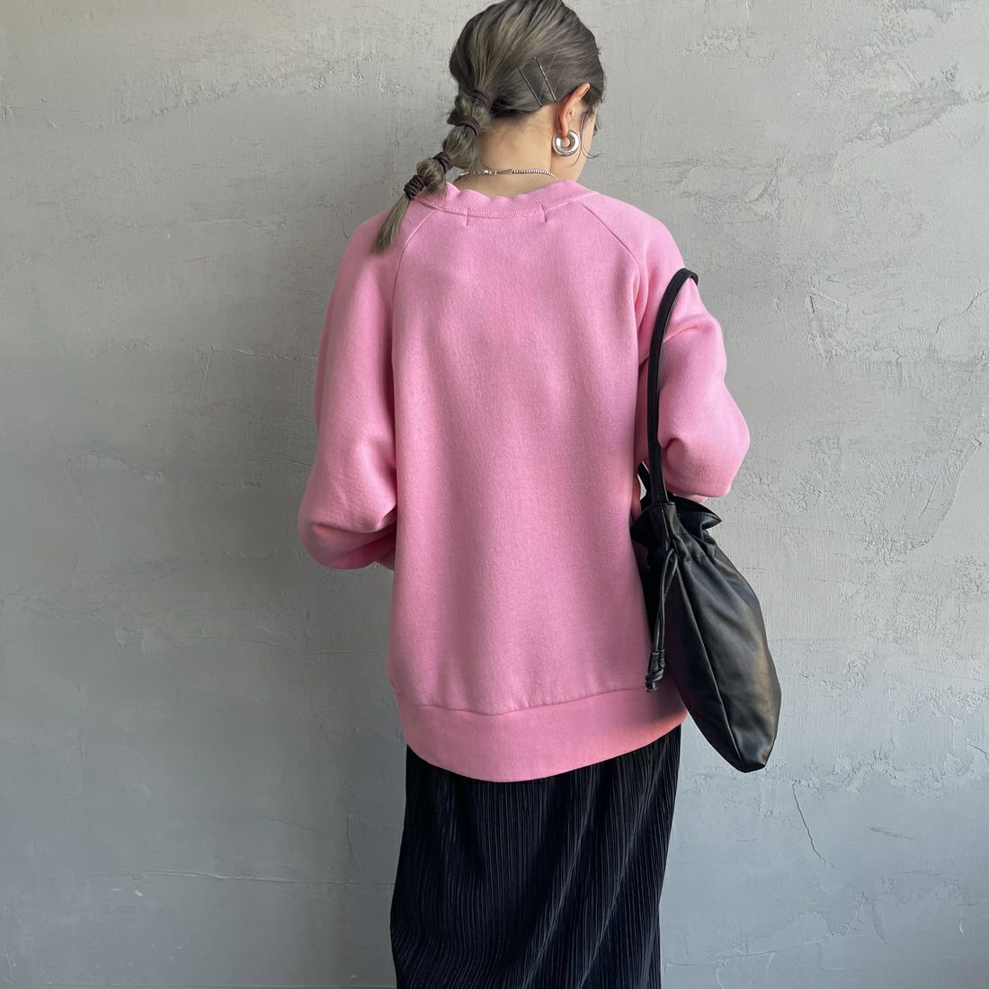 THE SHINZONE [ザ シンゾーン] コモンスウェットシャツ [22AMSCU02] 15 PINK &&モデル身長：150cm 着用サイズ：F0&&