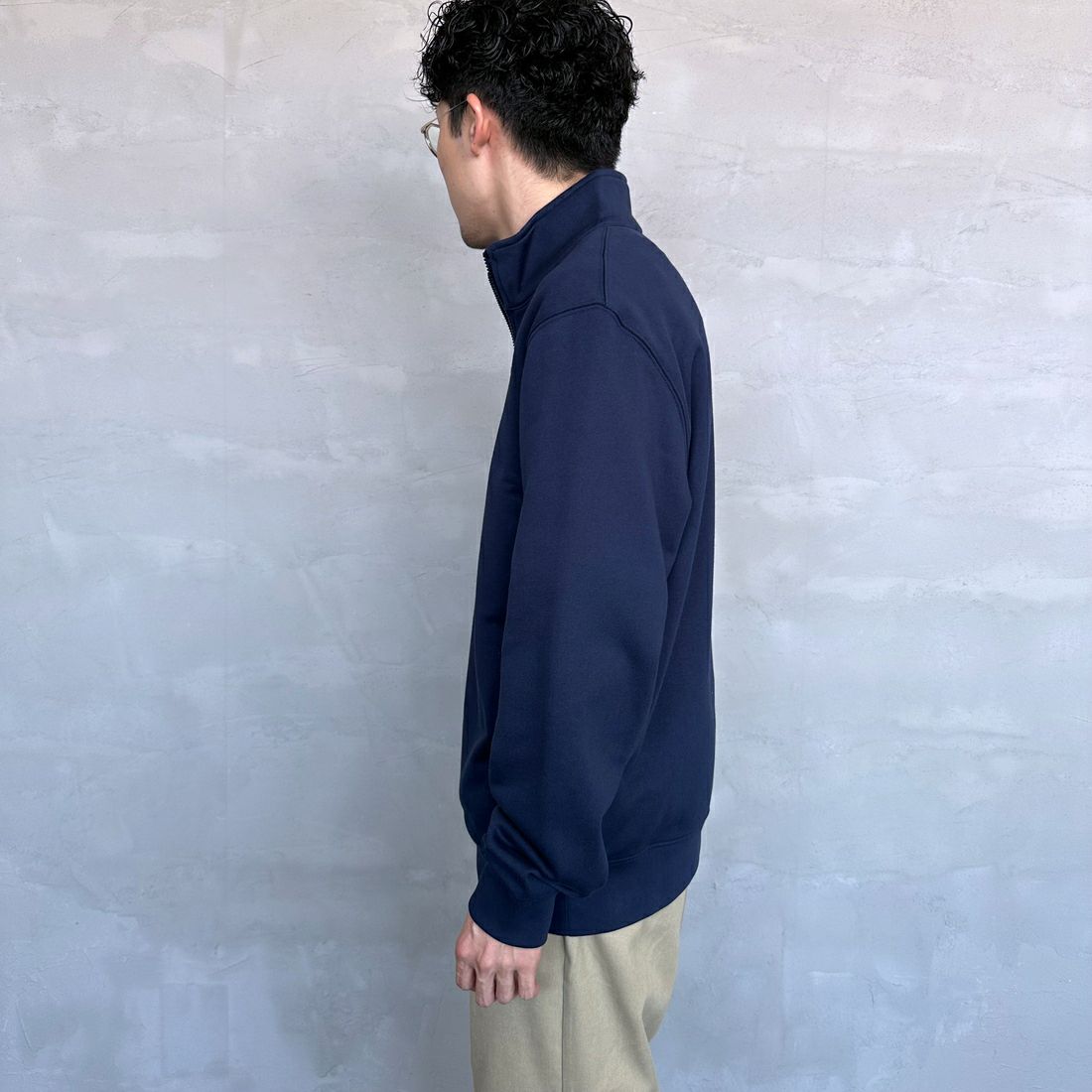LACOSTE [ラコステ] ワンポイントプリントハーフジップスウェット [SH2735] 166 NAVY B &&モデル身長：168cm 着用サイズ：L&&