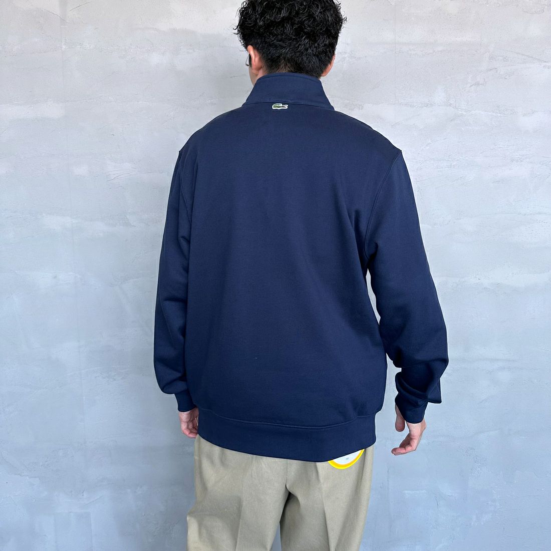 LACOSTE [ラコステ] ワンポイントプリントハーフジップスウェット [SH2735] 166 NAVY B &&モデル身長：168cm 着用サイズ：L&&