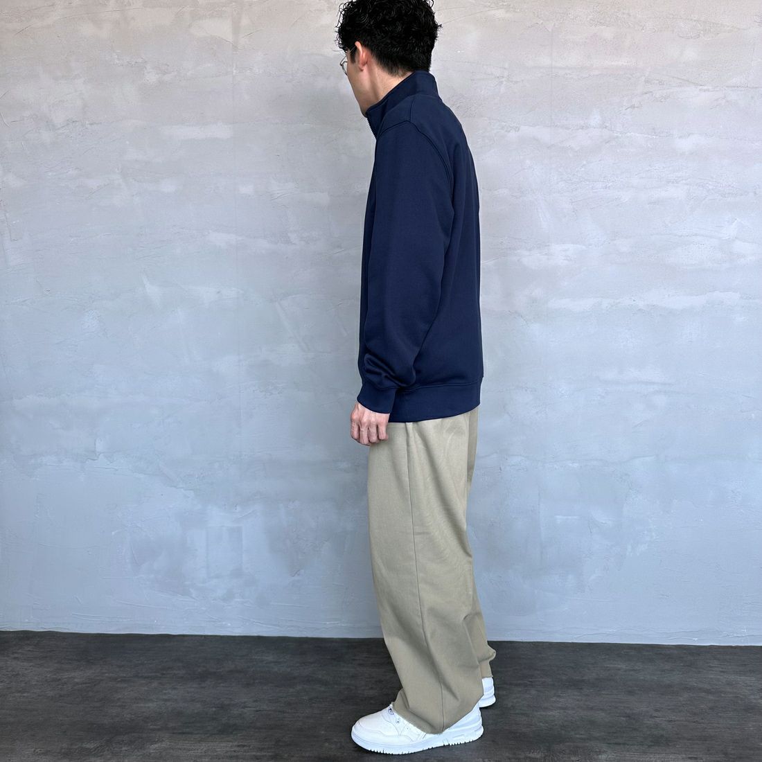 LACOSTE [ラコステ] ワンポイントプリントハーフジップスウェット [SH2735] 166 NAVY B &&モデル身長：168cm 着用サイズ：L&&