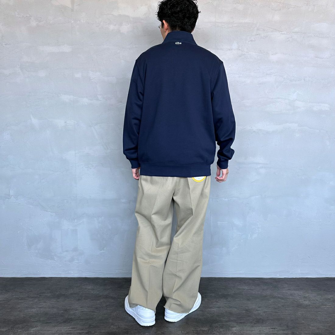 LACOSTE [ラコステ] ワンポイントプリントハーフジップスウェット [SH2735] 166 NAVY B &&モデル身長：168cm 着用サイズ：L&&