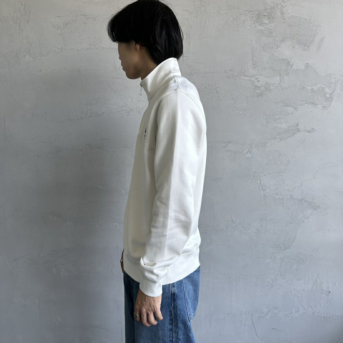 LACOSTE [ラコステ] ワンポイントプリントハーフジップスウェット [SH2735] 70V FLOUR &&モデル身長：179cm 着用サイズ：M&&