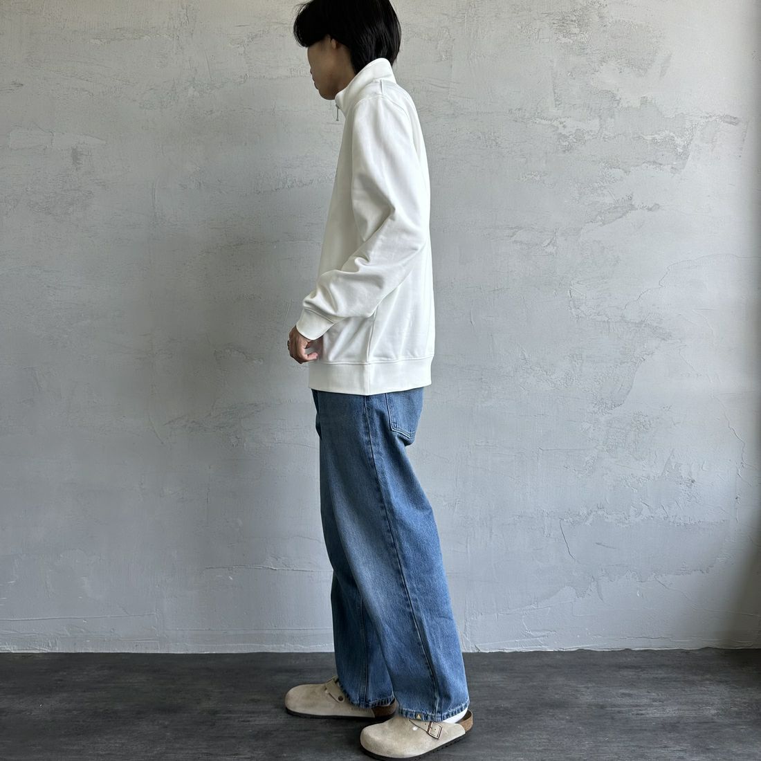 LACOSTE [ラコステ] ワンポイントプリントハーフジップスウェット [SH2735] 70V FLOUR &&モデル身長：179cm 着用サイズ：XL&&