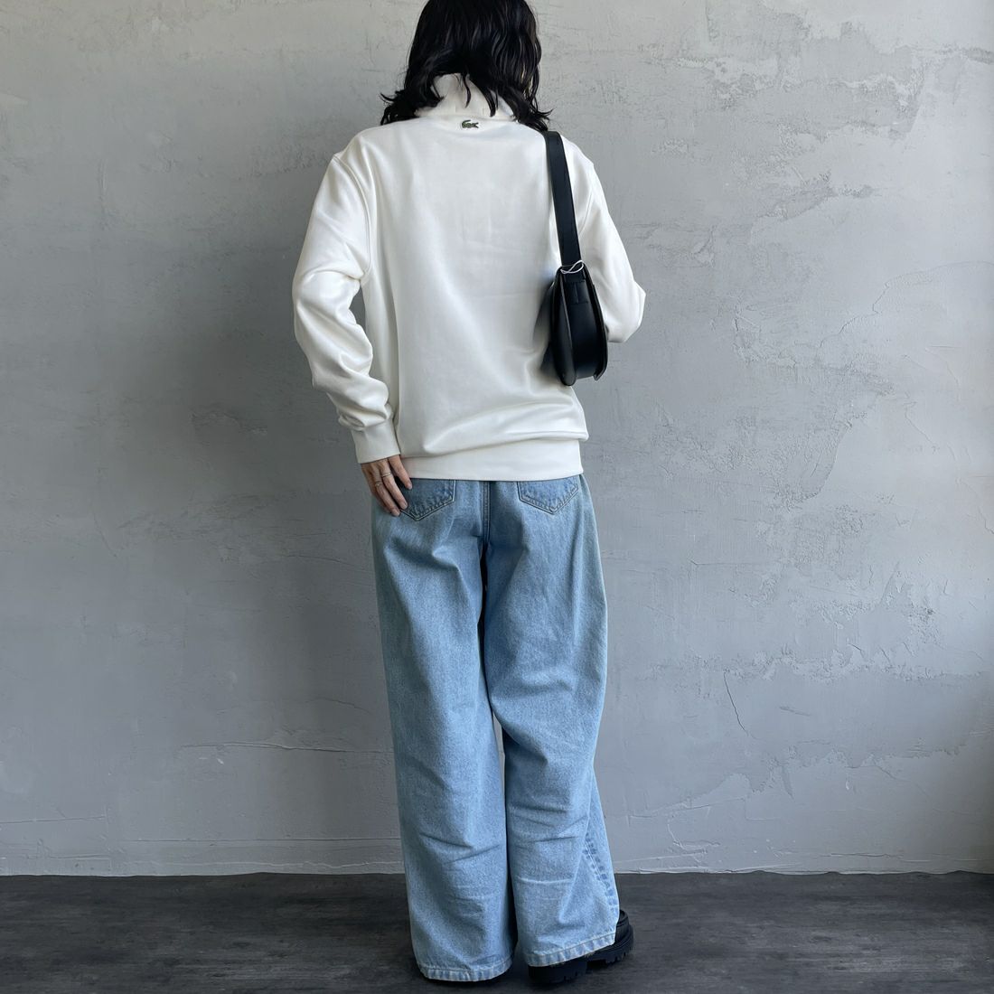 LACOSTE [ラコステ] ワンポイントプリントハーフジップスウェット [SH2735] 70V FLOUR &&モデル身長：160cm 着用サイズ：S&&