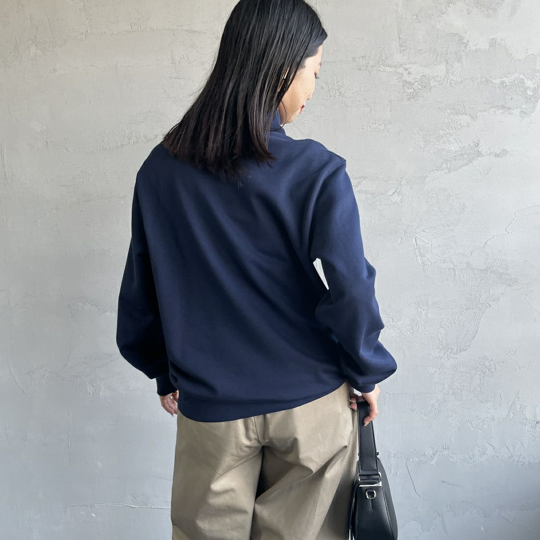 LACOSTE [ラコステ] ワンポイントプリントハーフジップスウェット [SH2735] 166 NAVY B &&モデル身長：163cm 着用サイズ：S&&