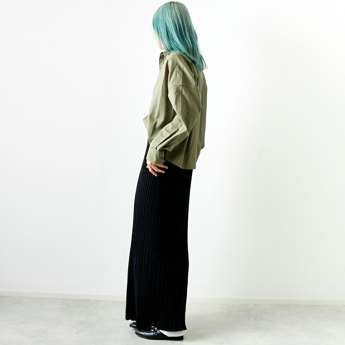 MICA&DEAL [マイカアンドディール] スキッパーショートブラウス [0124301209] KHAKI &&モデル身長：167cm 着用サイズ：F&&