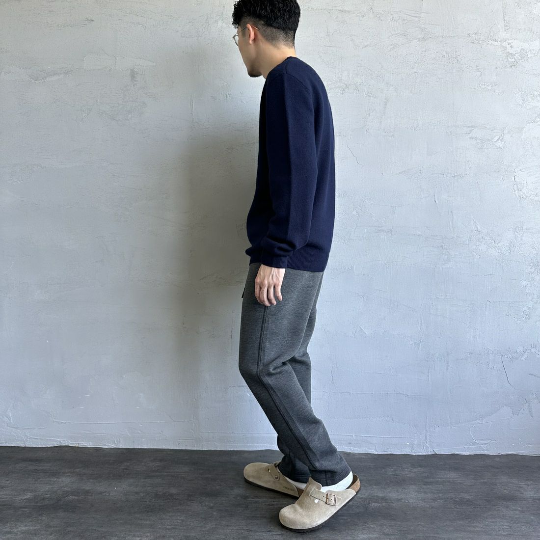 GRAMiCCi [グラミチ] 別注 テックニットスリムパンツ [GUP4-F1023-JF] CHARCOAL &&モデル身長：168cm 着用サイズ：L&&