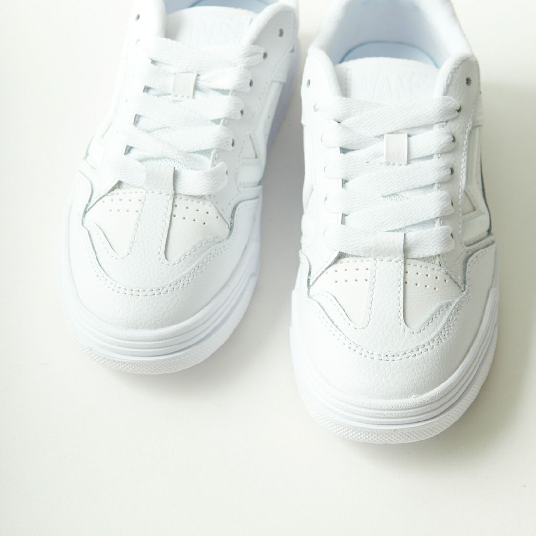 VANS [バンズ] アップランド [VN000D1HWWW] WHITE/WHIT