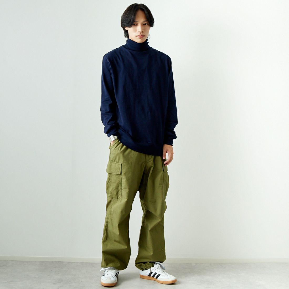 amne [アンヌ] ジャージータートルTシャツ [AMN-CS-066] NAVY &&モデル身長：179cm 着用サイズ：3&&