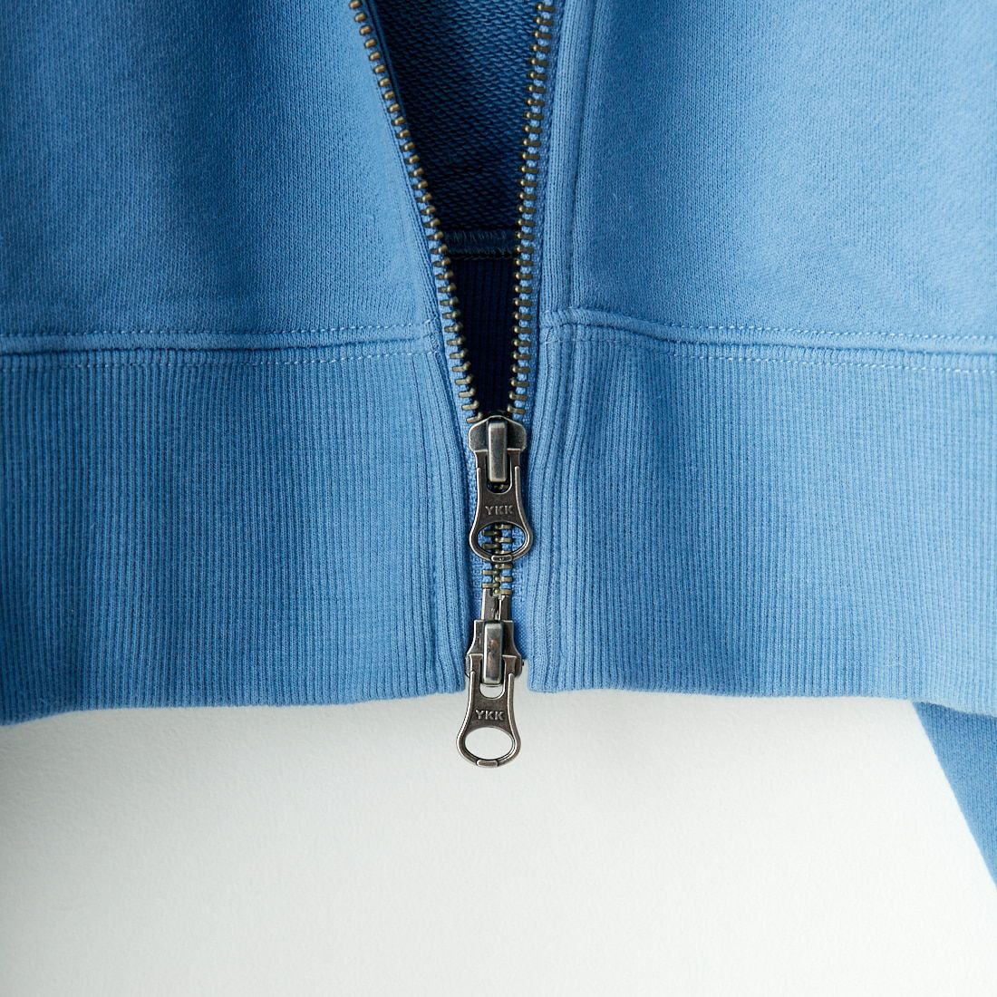 PENDLETON [ペンドルトン] ネイティブ柄 バックプリントジップアップスウェット [4475-7111] 64 SAX