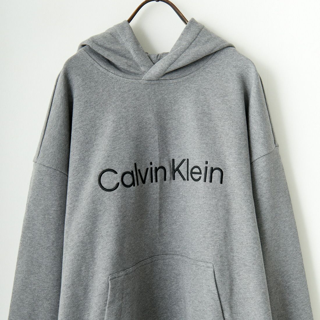 Calvin Klein [カルバンクライン] スタンダードロゴ フードパーカー [40HM231] P7E