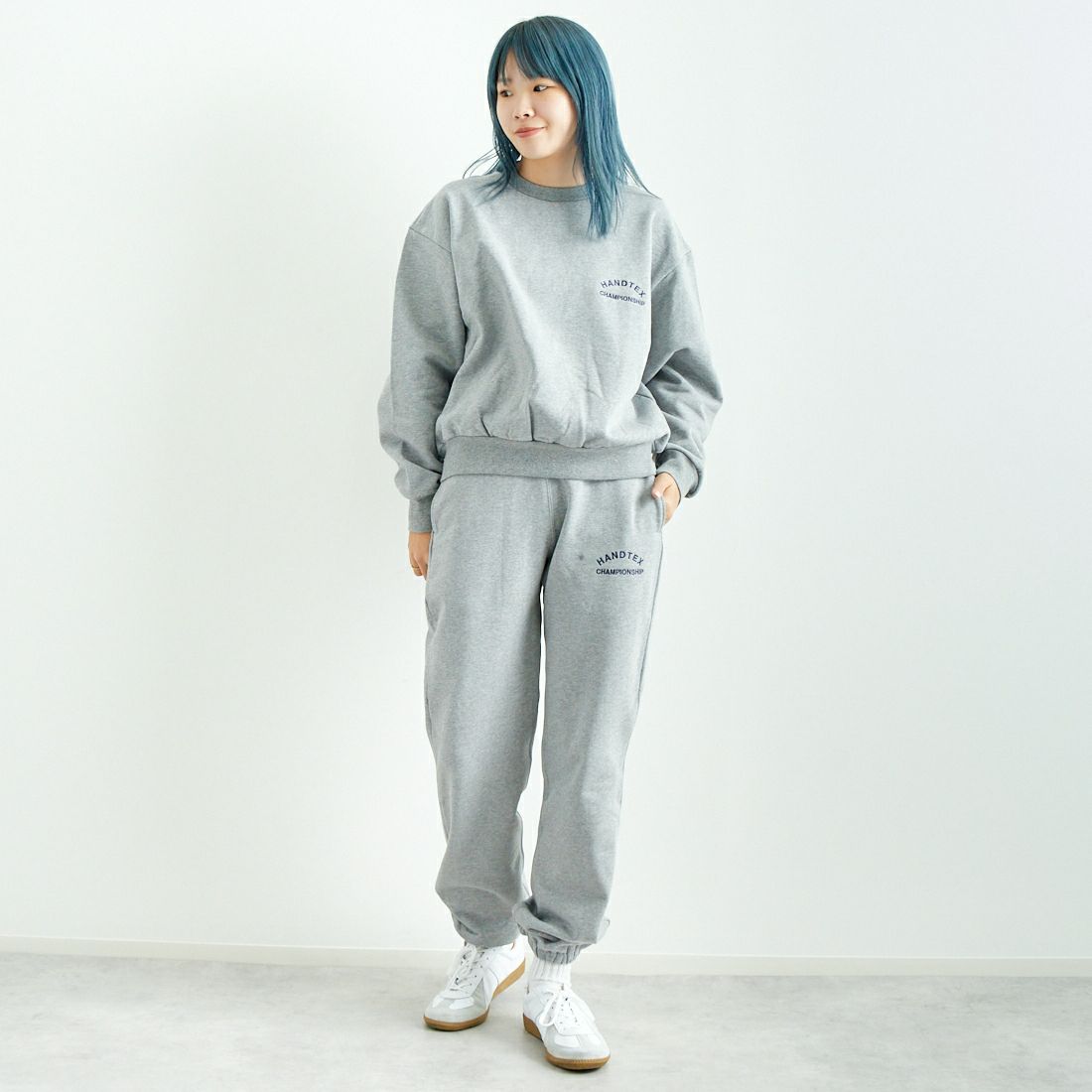 HANDTEX [ハンドテックス] 別注 スポーツクラブスウェットパンツ [HT1-PT-IN4-JF] TENNIS GRE &&モデル身長：167cm 着用サイズ：S&&