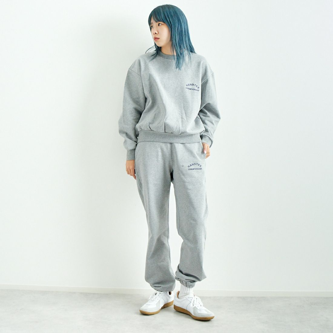 HANDTEX [ハンドテックス] 別注 スポーツクラブスウェットパンツ [HT1-PT-IN4-JF] TENNIS GRE &&モデル身長：167cm 着用サイズ：S&&
