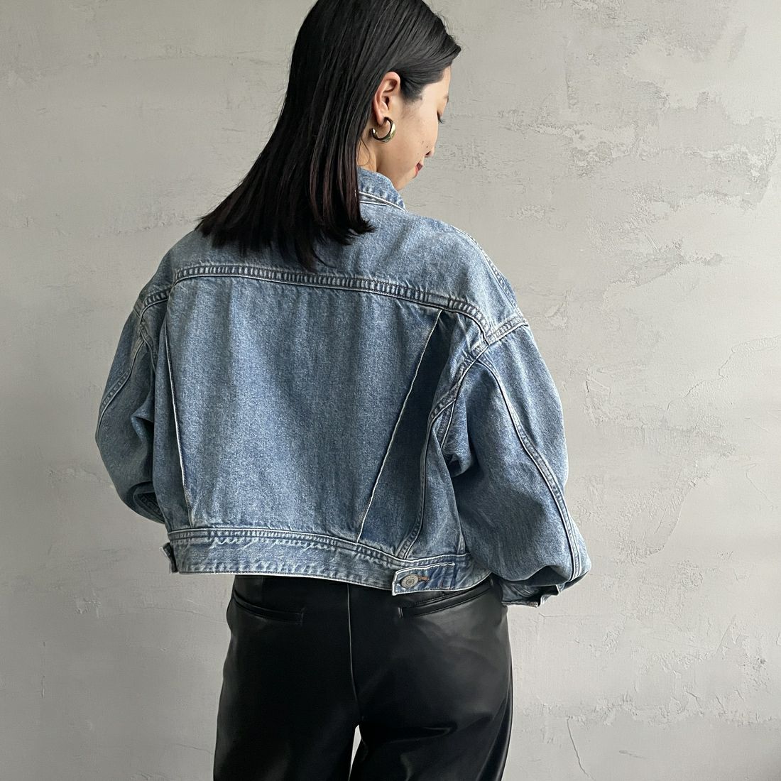 SOMETHING [サムシング] デニムジャケット [ST117] 98 L.BLUE &&モデル身長：163cm 着用サイズ：F&&