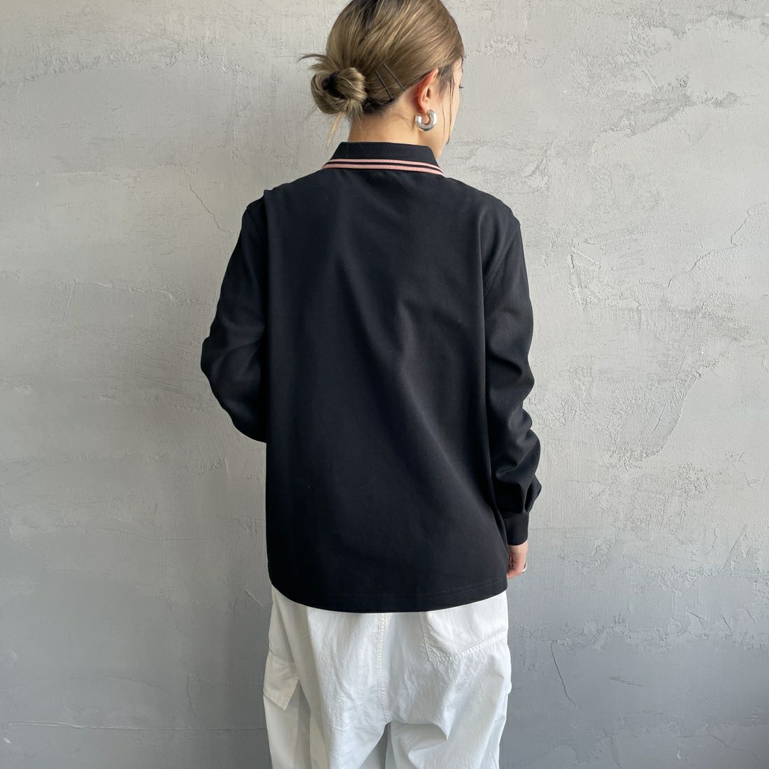 FRED PERRY [フレッドペリー] ツインティップライン ロングスリーブポロシャツ [G3636] Z79 BLK/BL &&モデル身長：150cm 着用サイズ：10&&