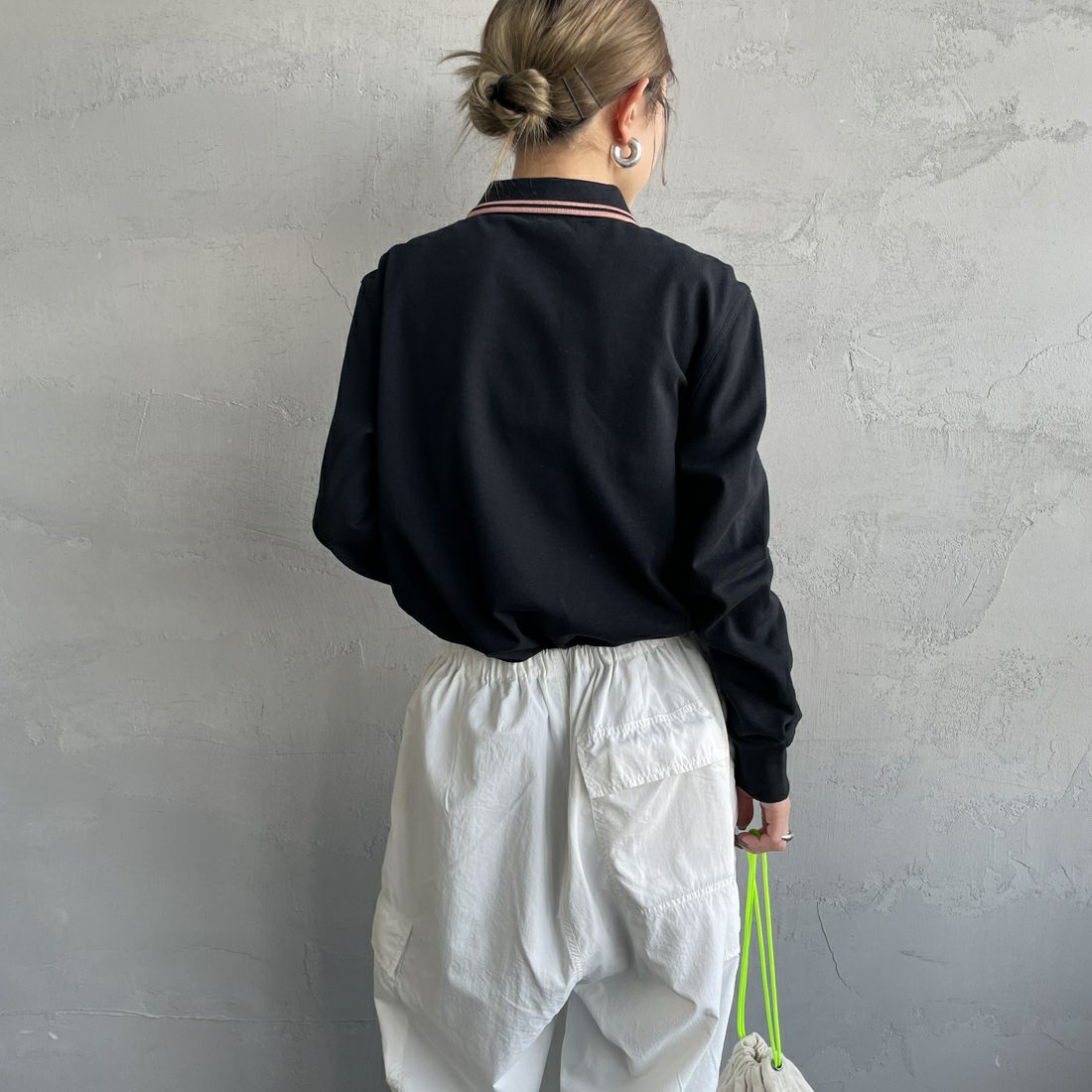 FRED PERRY [フレッドペリー] ツインティップライン ロングスリーブポロシャツ [G3636] Z79 BLK/BL &&モデル身長：150cm 着用サイズ：10&&