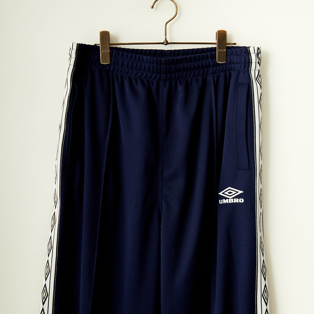 umbro [アンブロ] 別注 トラックパンツ [KBT58-NK-PT5-JF] NAVY