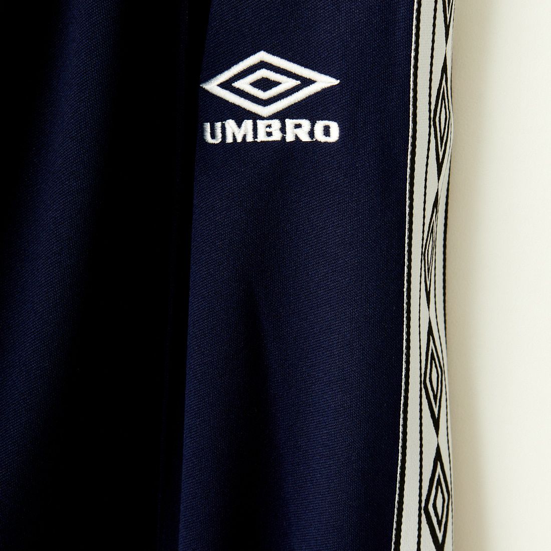 umbro [アンブロ] 別注 トラックパンツ [KBT58-NK-PT5-JF] NAVY