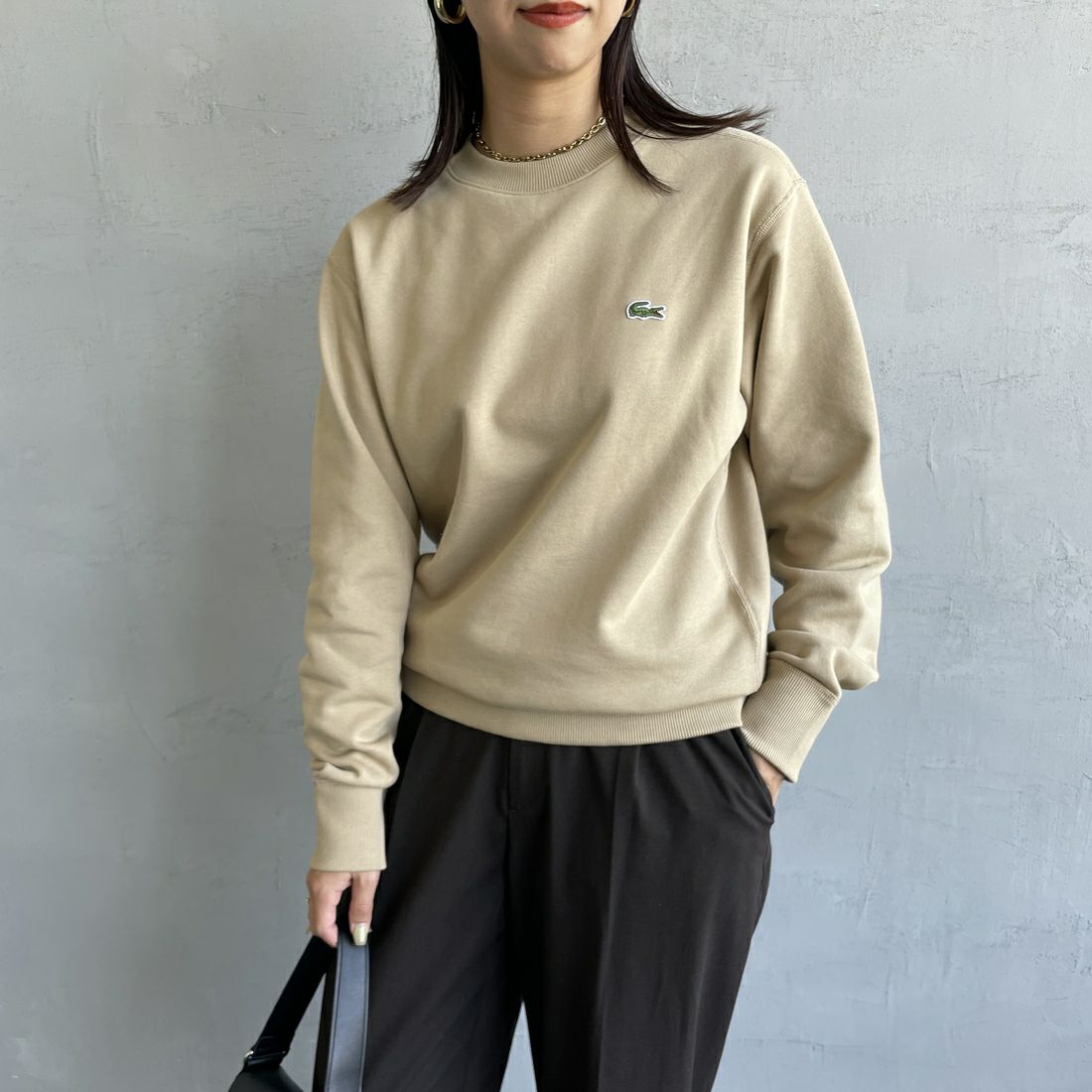 LACOSTE [ラコステ] プレミアムスウェットクルーネック [SH6913] 02S VIENNE &&モデル身長：163cm 着用サイズ：2&&