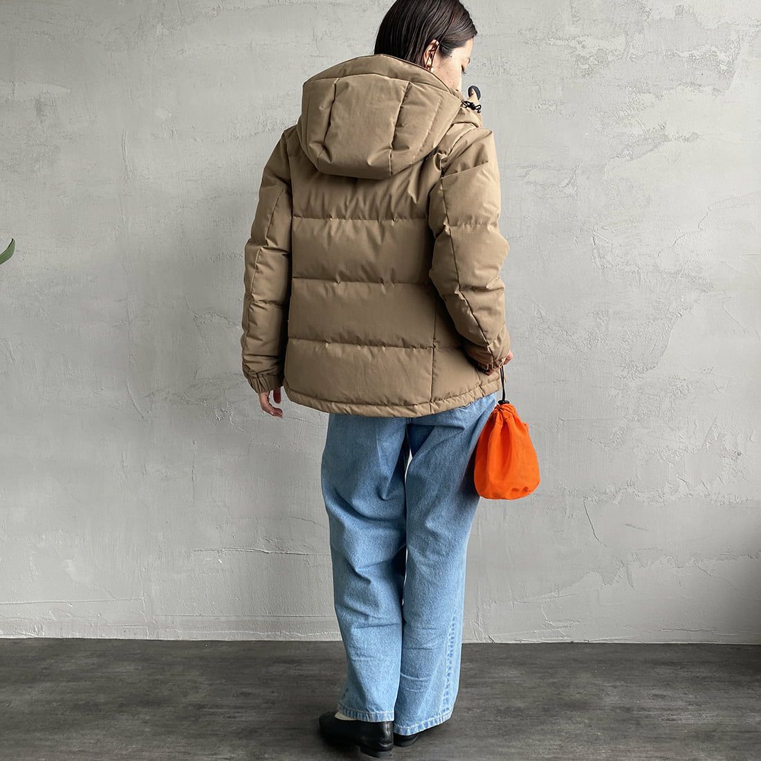 JEANSFACTORY × NANGA [ジーンズファクトリー × ナンガ] 別注 HINOC ダウンジャケット [JMP-244-023] BEIGE &&モデル身長：163cm 着用サイズ：XS&&