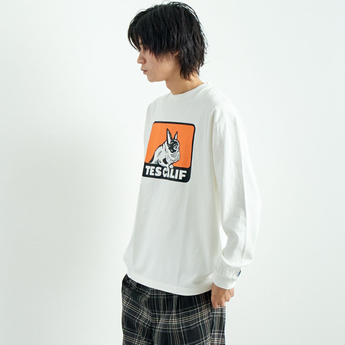 The Endless Summer [エンドレスサマー] ボックスロゴ ロングスリーブTシャツ [FH-24774323] 07 WHITE &&モデル身長：182cm 着用サイズ：L&&