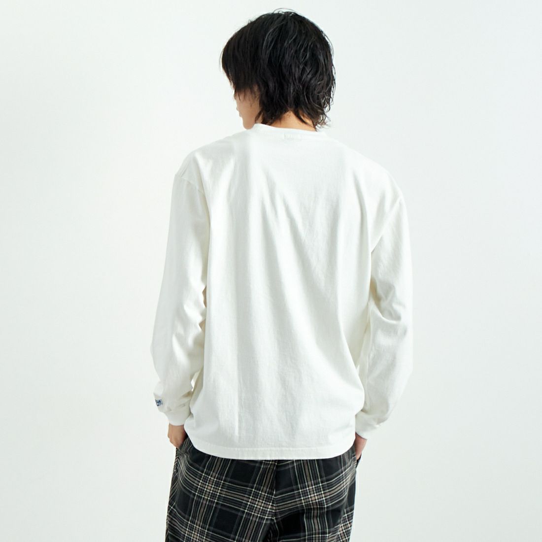 The Endless Summer [エンドレスサマー] ボックスロゴ ロングスリーブTシャツ [FH-24774323] 07 WHITE &&モデル身長：182cm 着用サイズ：L&&
