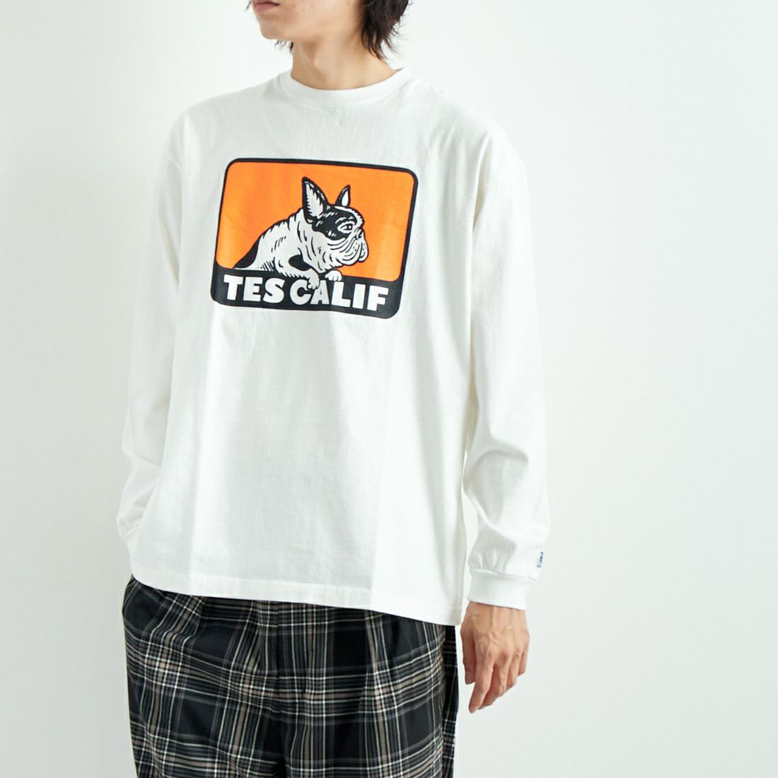 The Endless Summer [エンドレスサマー] ボックスロゴ ロングスリーブTシャツ [FH-24774323] 07 WHITE &&モデル身長：182cm 着用サイズ：L&&