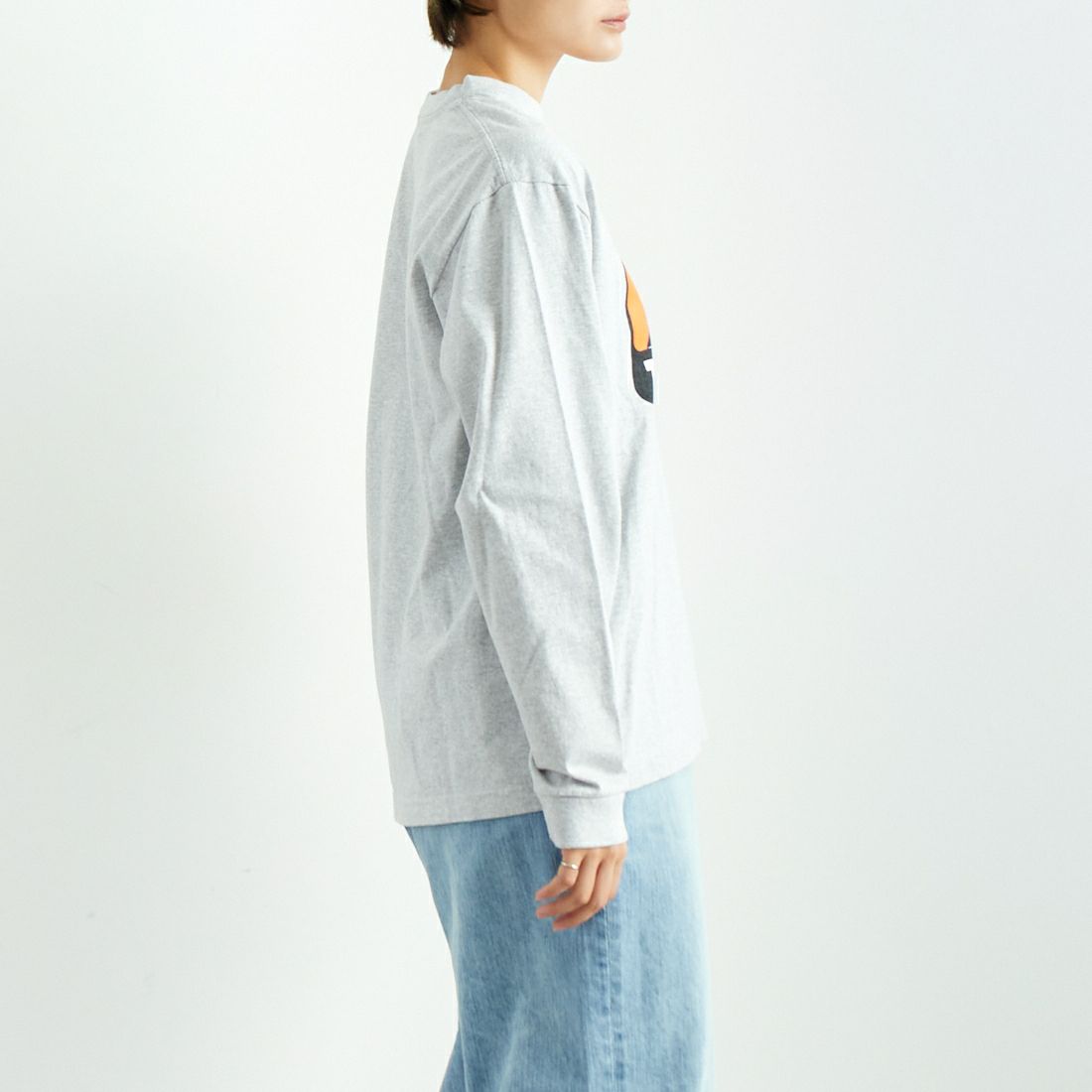 The Endless Summer [エンドレスサマー] ボックスロゴ ロングスリーブTシャツ [FH-24774323] 03 MIX GRY &&モデル身長：160cm 着用サイズ：S&&
