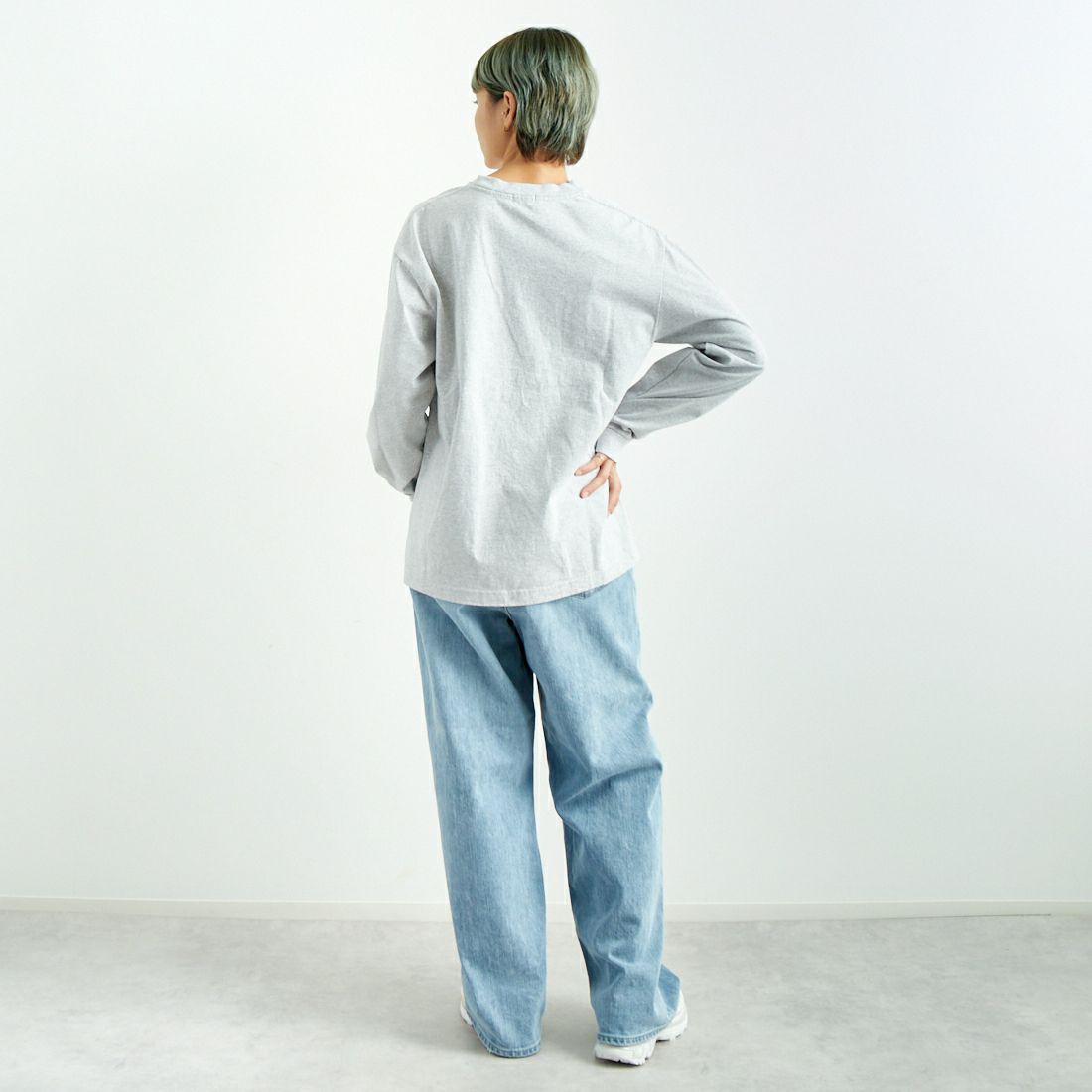 The Endless Summer [エンドレスサマー] ボックスロゴ ロングスリーブTシャツ [FH-24774323] 03 MIX GRY &&モデル身長：160cm 着用サイズ：S&&