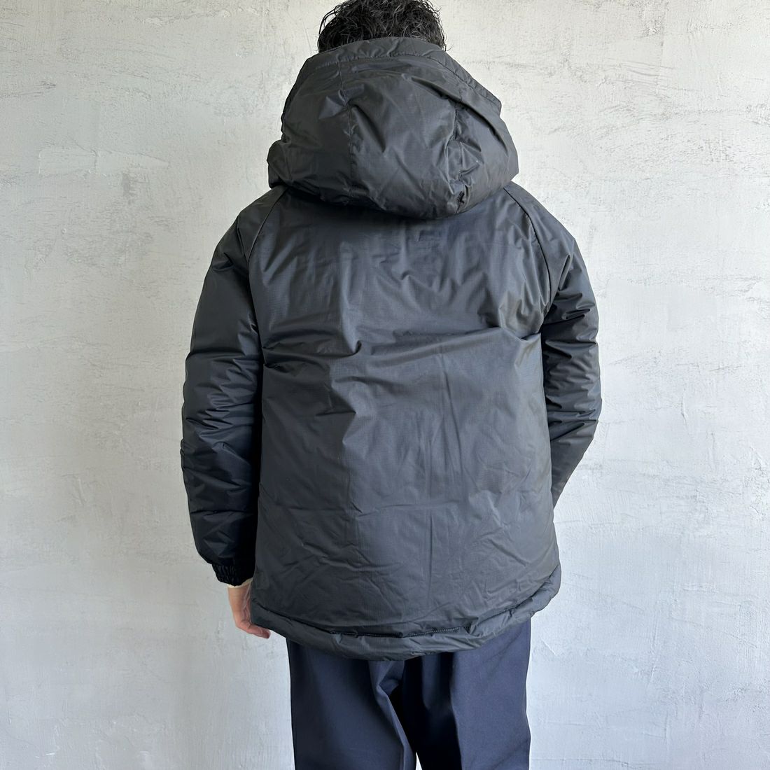 JEANSFACTORY × NANGA [ジーンズファクトリー × ナンガ] 別注 オーロラテックスダウンジャケット [JMP-244-022] BLACK &&モデル身長：168cm 着用サイズ：M&&