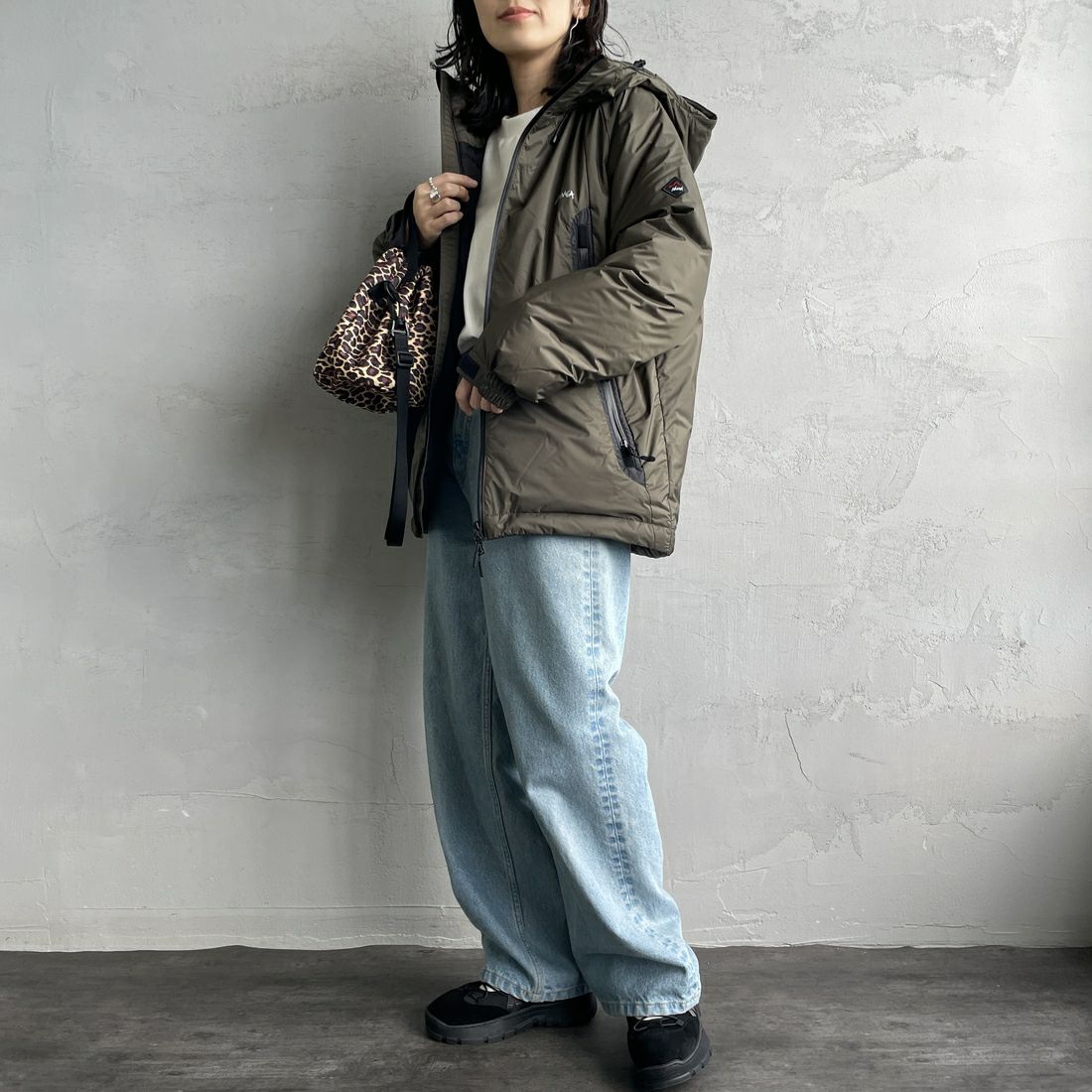 JEANSFACTORY × NANGA [ジーンズファクトリー × ナンガ] 別注 オーロラテックスダウンジャケット [JMP-244-022] KHAKI &&モデル身長：160cm 着用サイズ：S&&