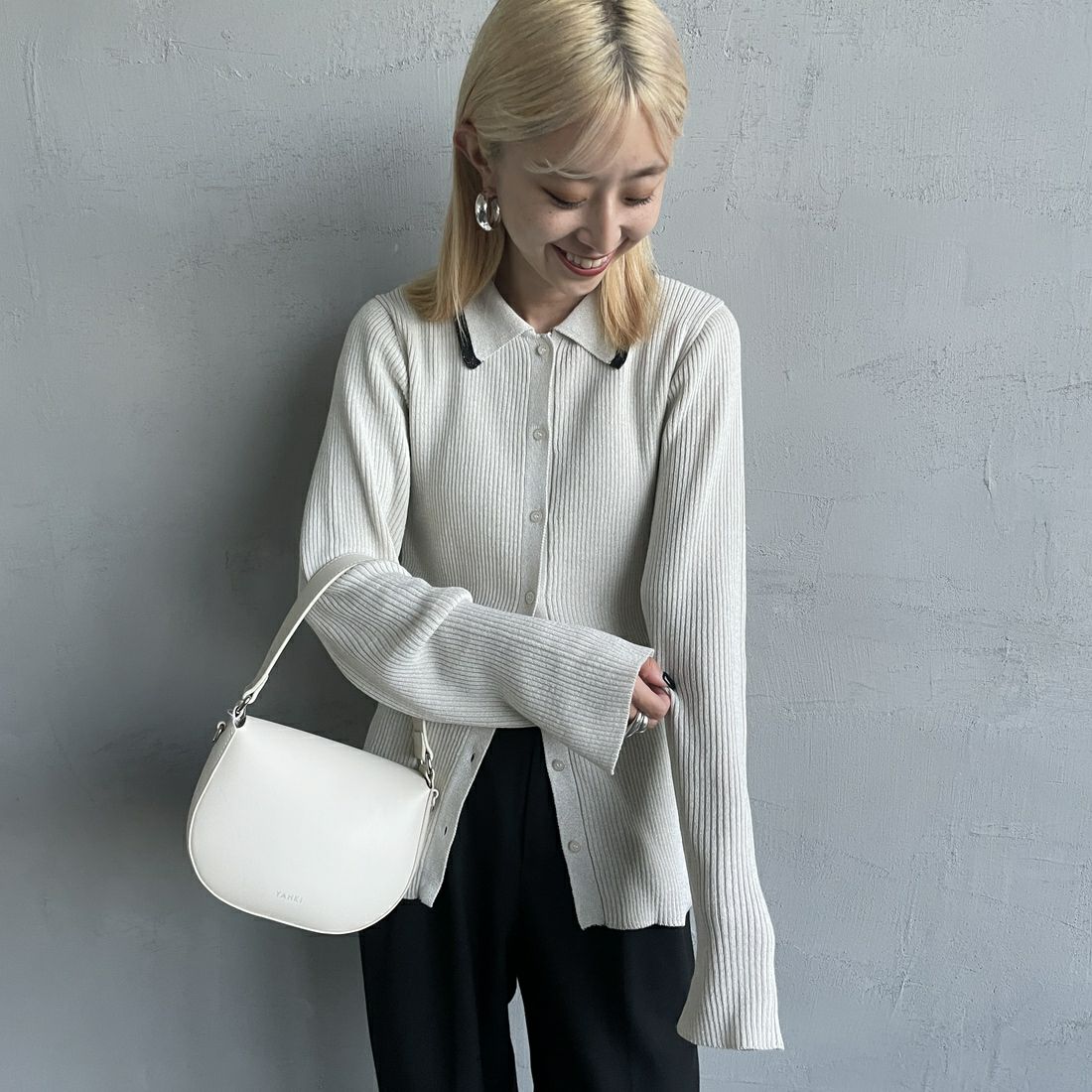 By/m [バイエム] ラメニットポロカーディガン [B24132019] 02 OFF/BLK &&モデル身長：150cm 着用サイズ：F&&