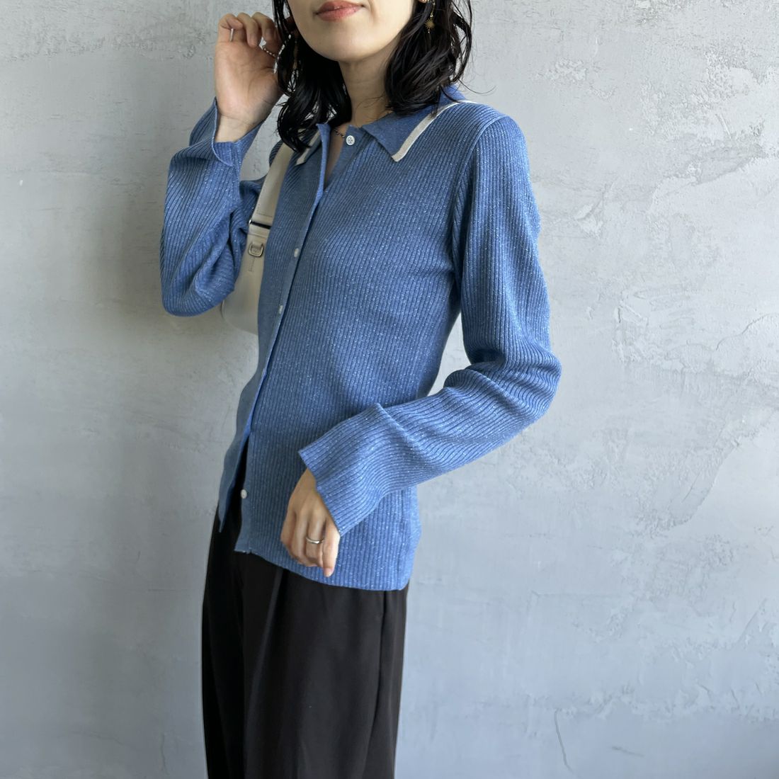 By/m [バイエム] ラメニットポロカーディガン [B24132019] 10 SAX/OFF &&モデル身長：160cm 着用サイズ：F&&